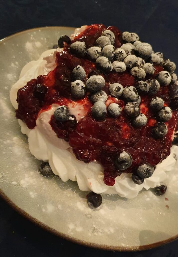 Pavlova met roomkaas vulling