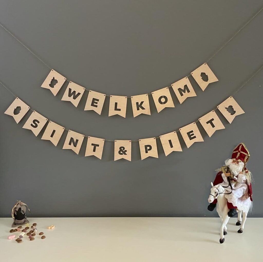 Houten sinterklaas versiering