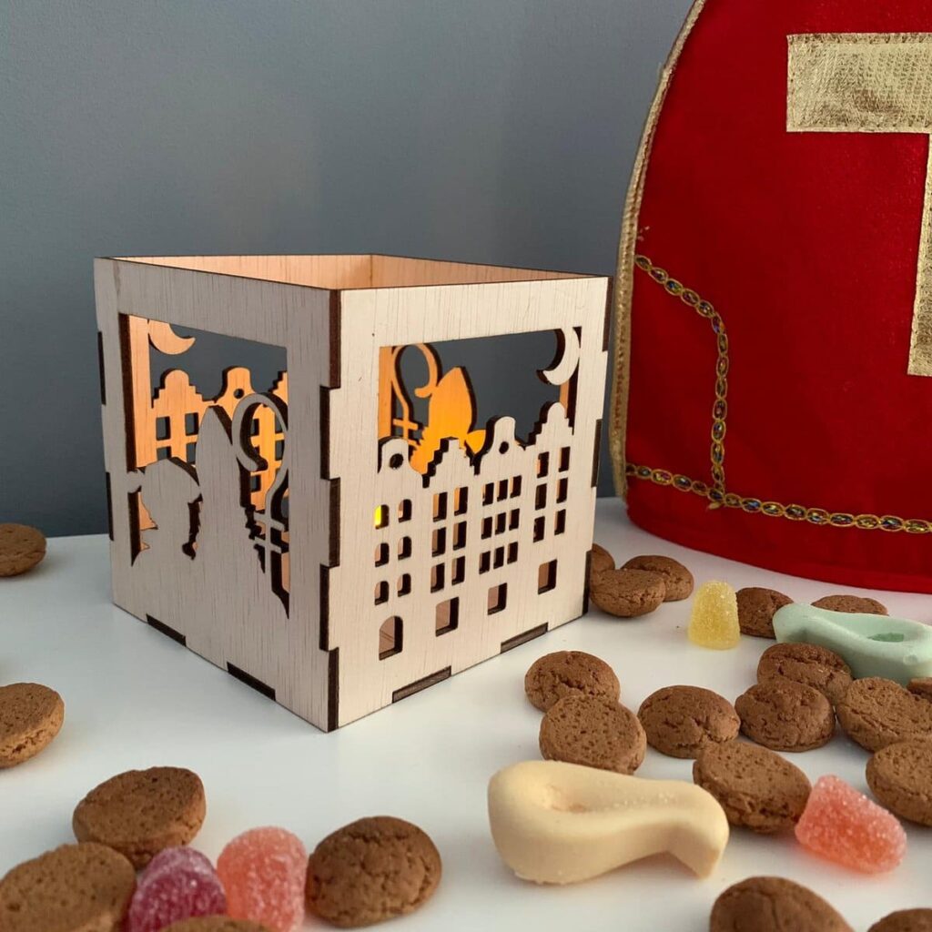 Houten sinterklaas versiering