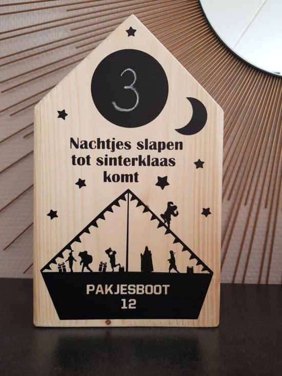 Houten sinterklaasversiering aftelbord