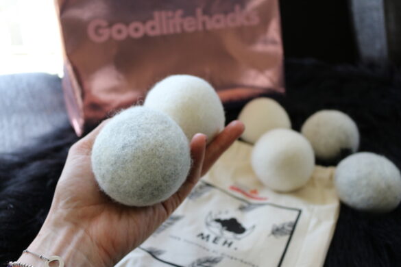 werken drogerballen van schapenwol