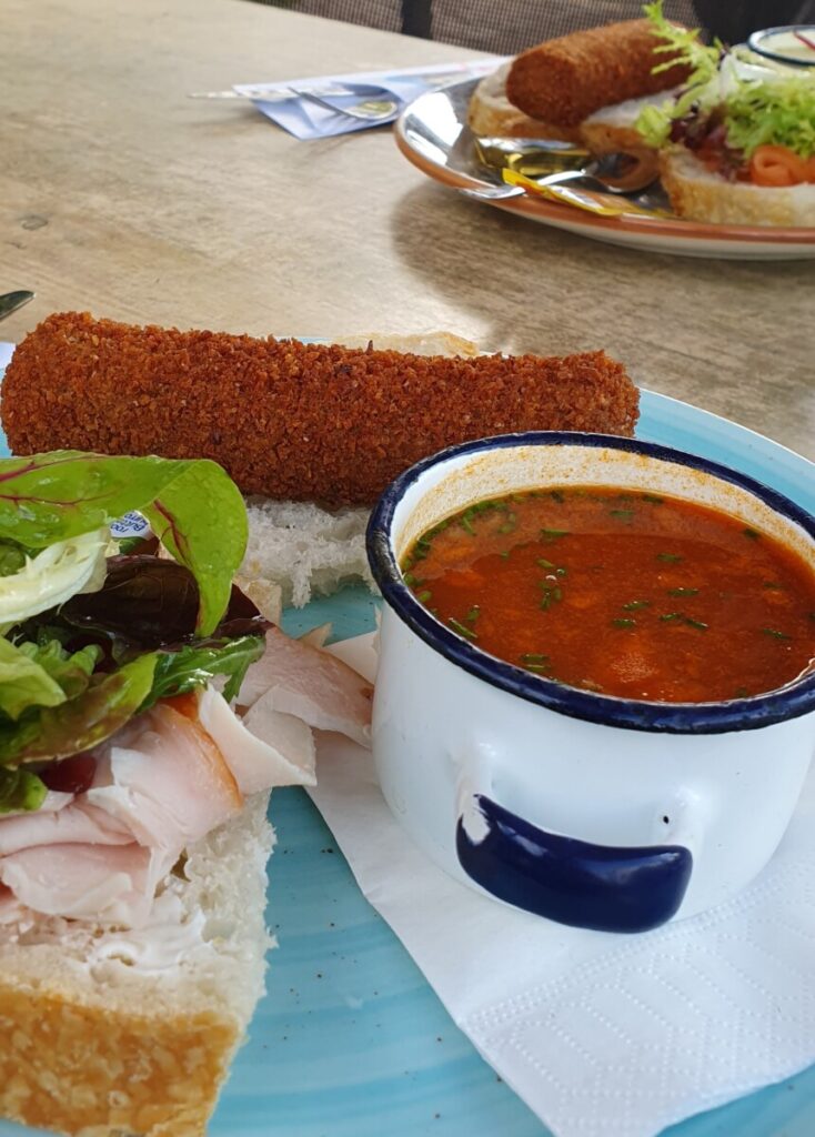 Lunchen onderweg tijdens de culinaire fietsroute Drachten 